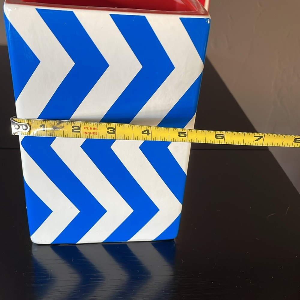 Decorative Contemporary Design Containers - Picture 5 of 7